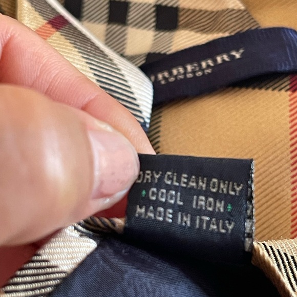 Burberry London Vintage Nova Check
Plaid Silk Tie - Picture 8 of 13
